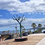 Terraza Del Sol Con Piscina En *